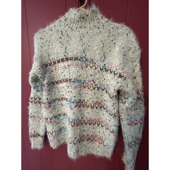 Maurice’s Size XS Fuzzy Sweater - Picture 4 of 7